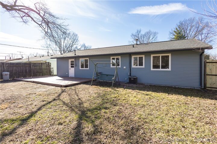 Property Photo: 1116 Birchwood Drive IN 47130