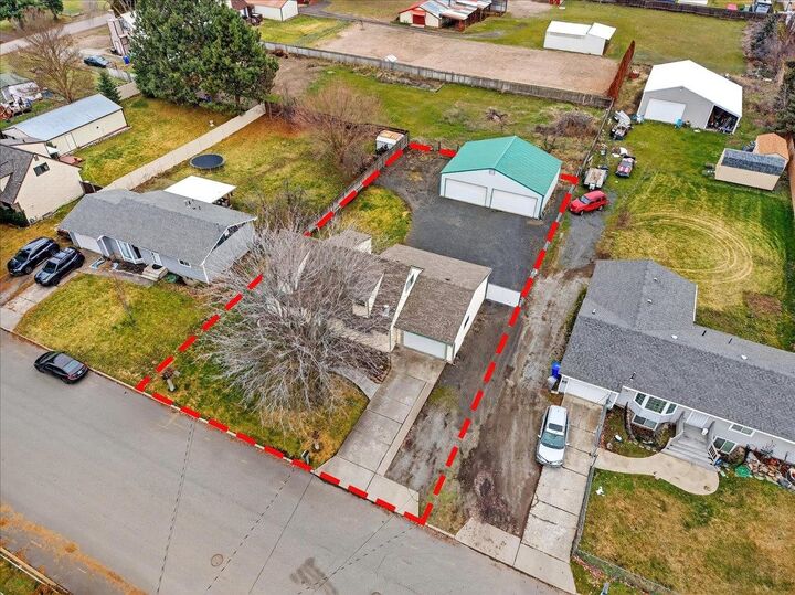 Property Photo: 306 S Flora Rd WA 99016