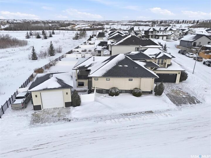 Property Photo:  327 Hastings Lane  SK S7V 0C8 