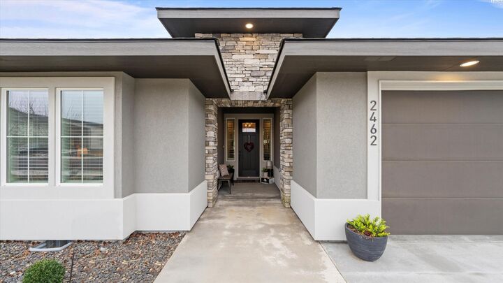 Property Photo:  2462 Maggio Loop  WA 99352 