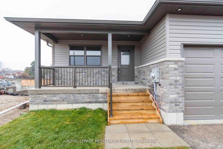 Property Photo: 33 Clayton John Avenue ON K0K 1H0