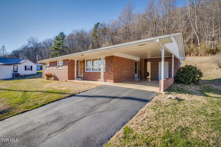 Property Photo:  318 Meadow Lark Street  VA 24290 