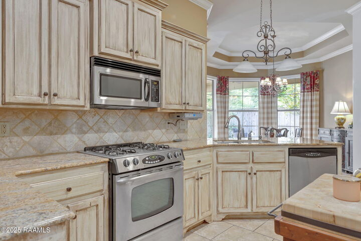 Property Photo: 200 Croft Row LA 70503