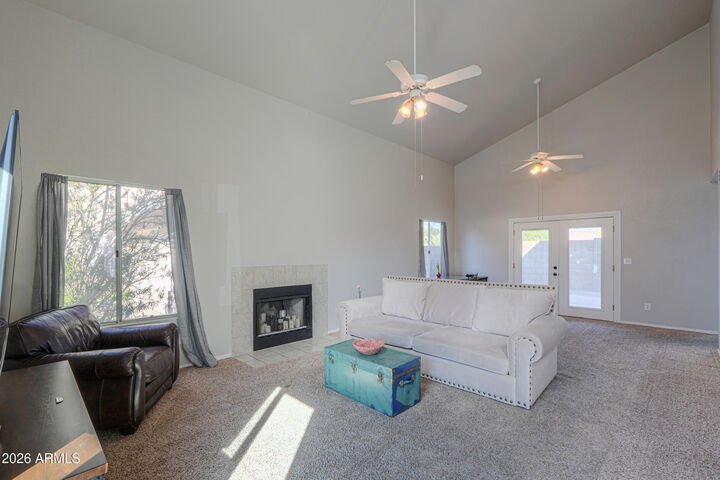 Property Photo:  1214 E Hearne Way  AZ 85234 