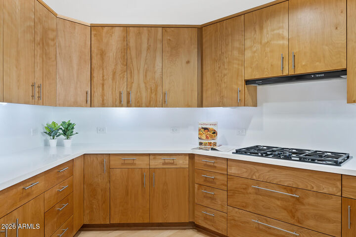 Property Photo:  2402 E Esplanade Lane 704  AZ 85016 
