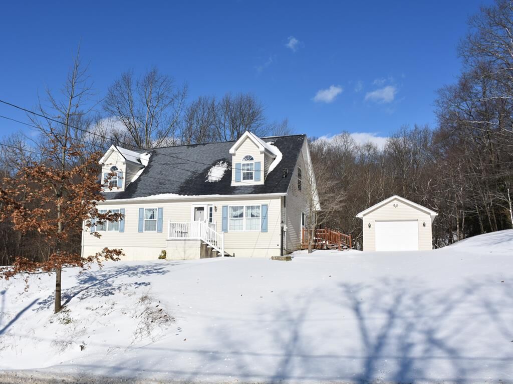 Property Photo:  906 Erie Street  PA 16433 