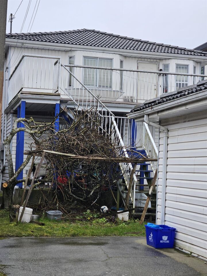 Property Photo: 912 E 57th Avenue BC V5X 1T5