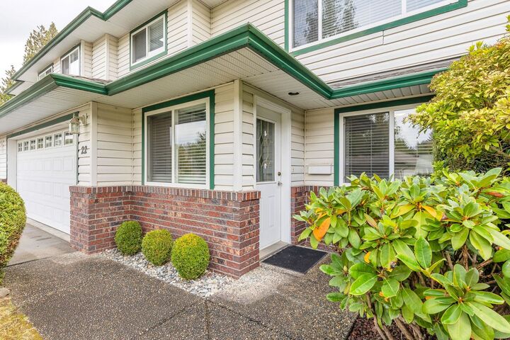 Property Photo: 34250 Hazelwood Avenue 22 BC V2S 7L4