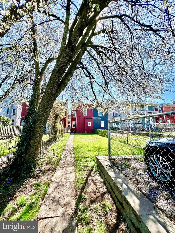 Property Photo:  213 E Ross Street  PA 17602 