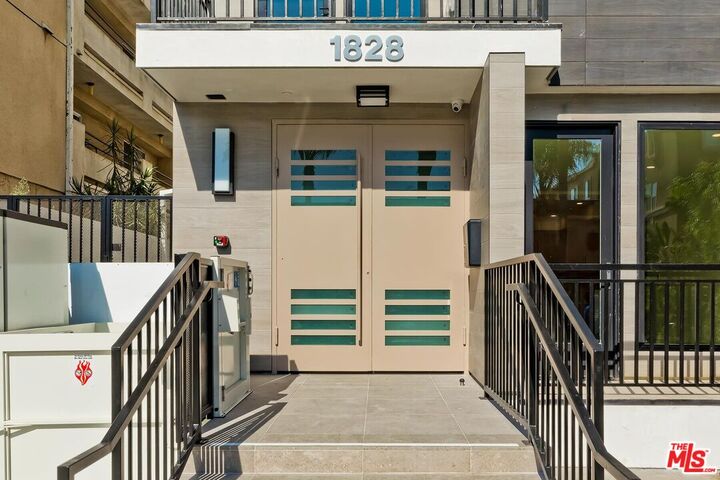 Property Photo: 1828 Butler Ave CA 90025