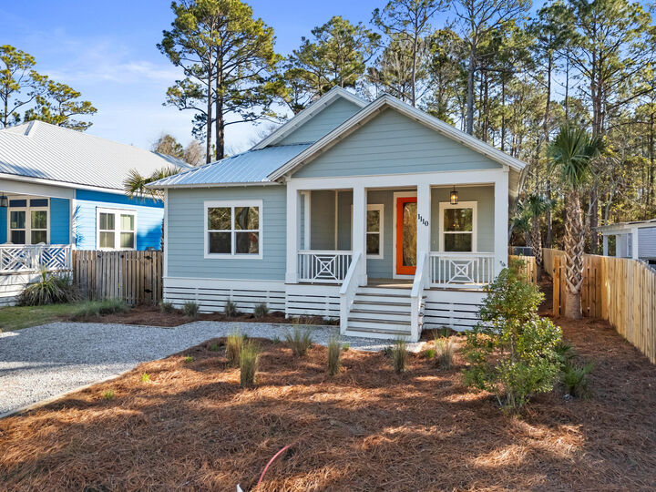 Property Photo: 1110 N County Highway 393 FL 32459