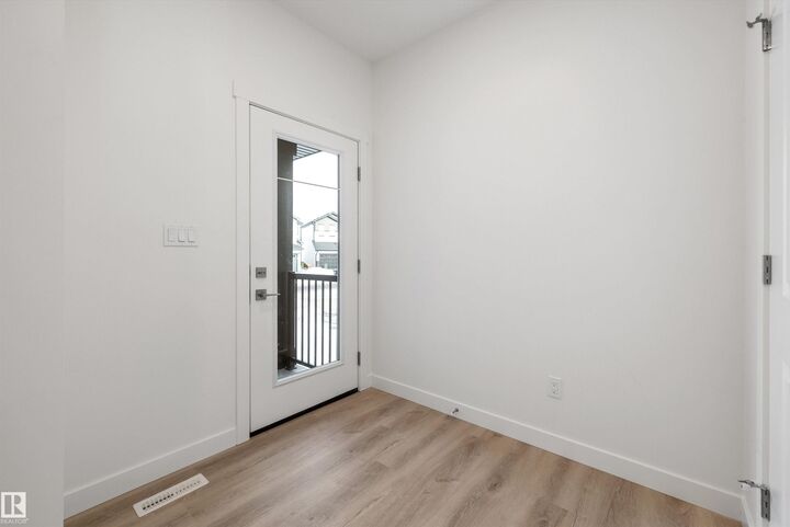 Property Photo:  1315 11 Avenue NW  AB T6T 2W3 