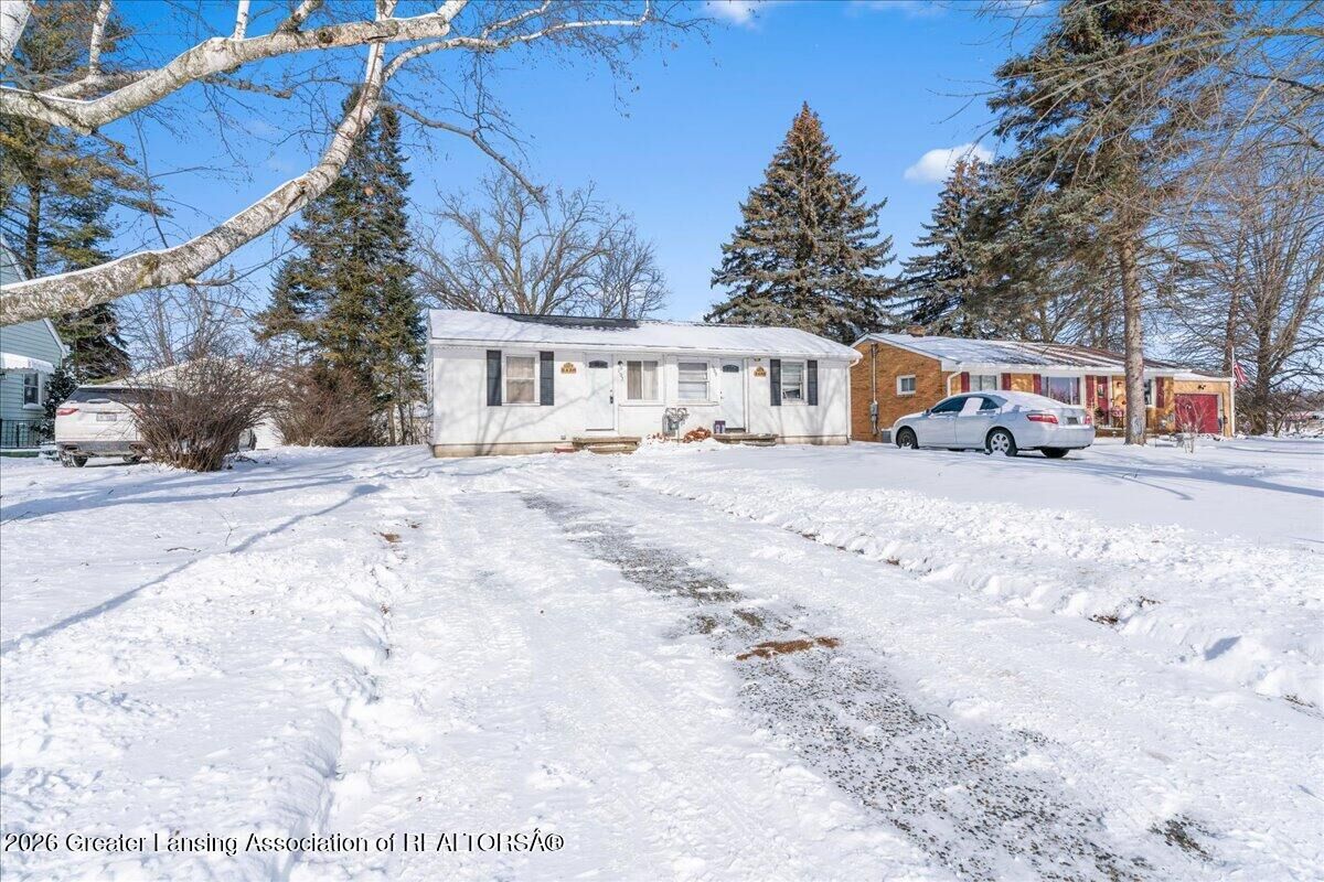 Property Photo:  1109 Barr Avenue  MI 48911 