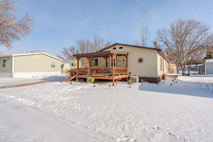 Property Photo:  4333 Hale Lane  ND 58503 