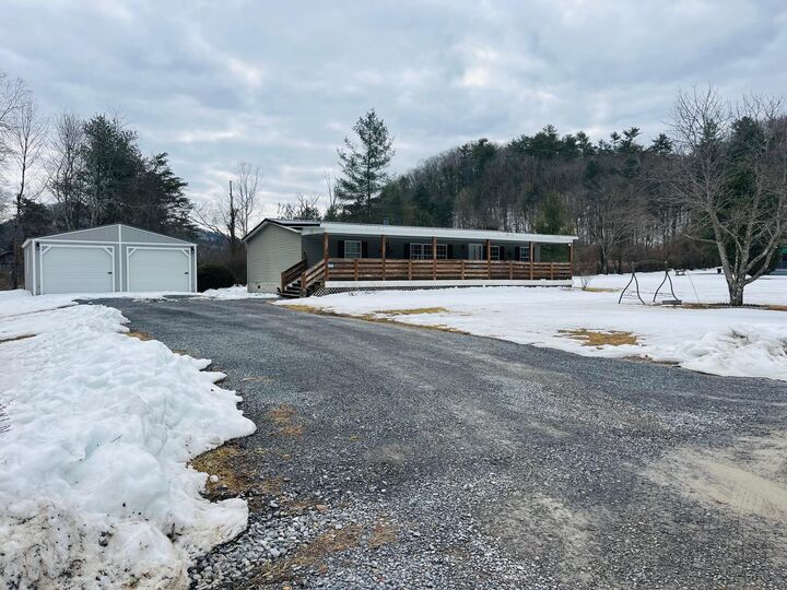 Property Photo: 362 Georgeanna Dr WV 24986