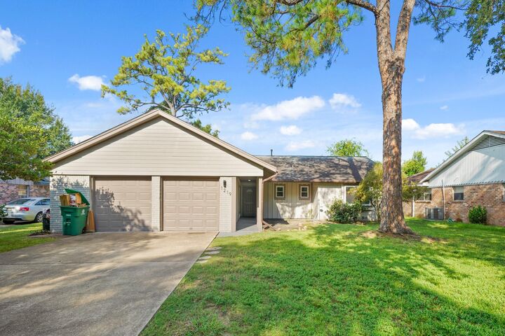 Property Photo:  1219 Wisterwood Drive  TX 77043 