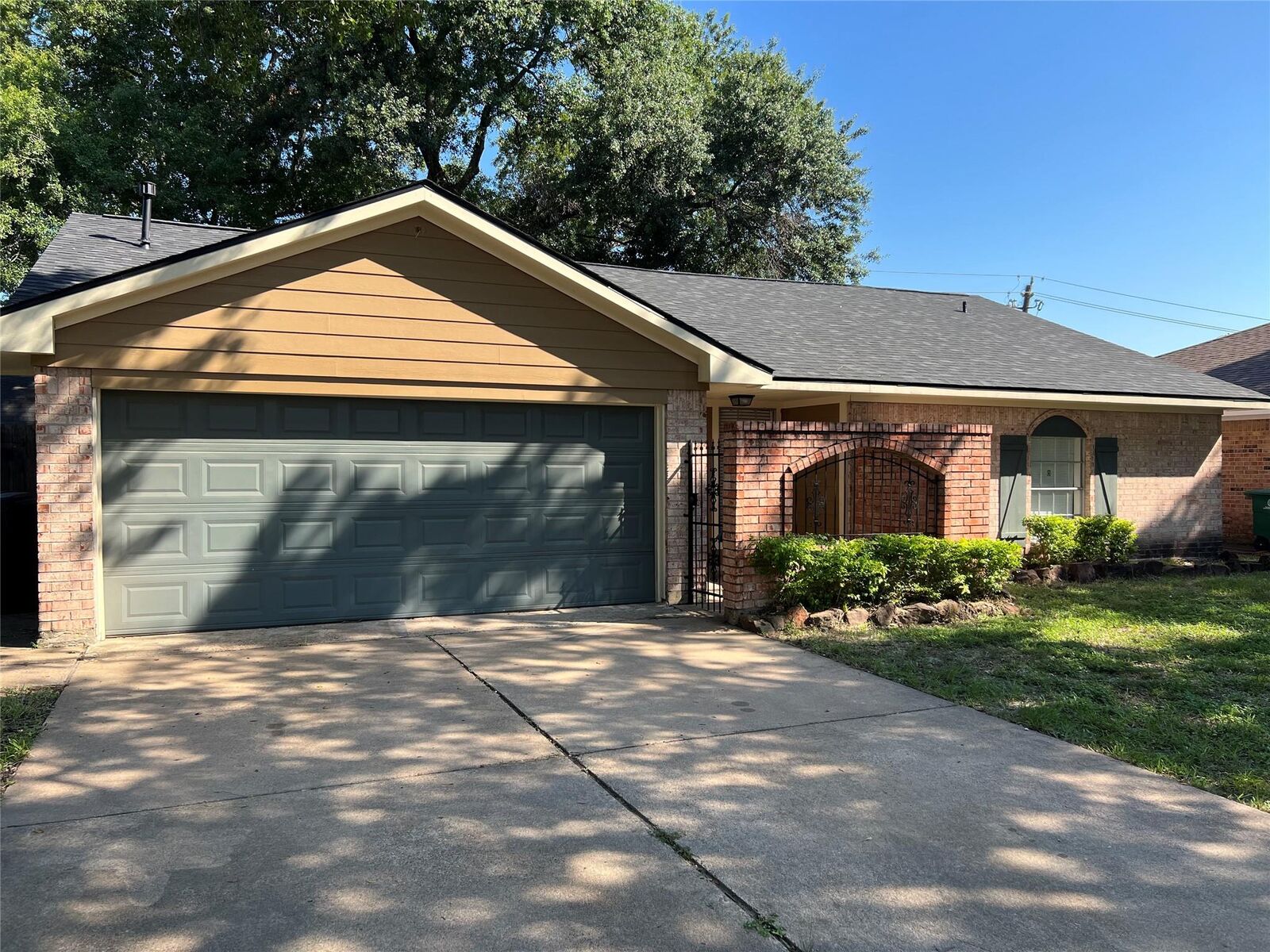 Property Photo:  6010 Hoover Street  TX 77092 