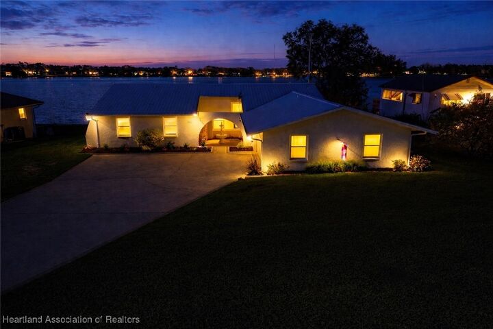 Property Photo: 1369 NE Viola Road FL 33825