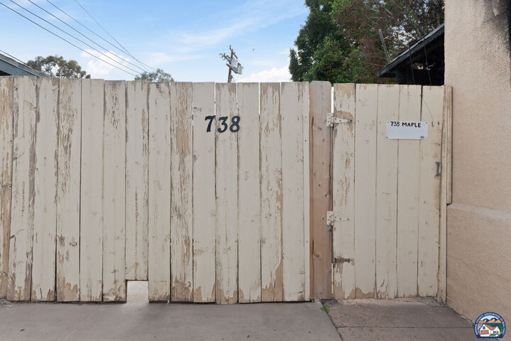 Property Photo:  736   Maple Ave  CA 92250 