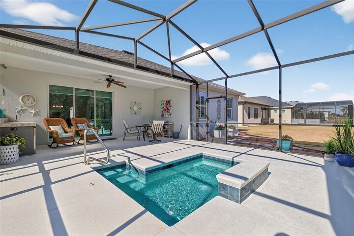 Property Photo: 8460 Bridgeport Bay Circle FL 32757