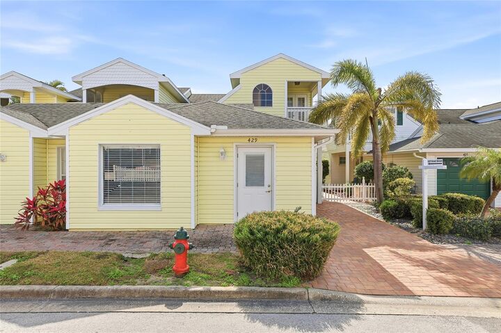 Property Photo: 427-429 Grant Street FL 34698