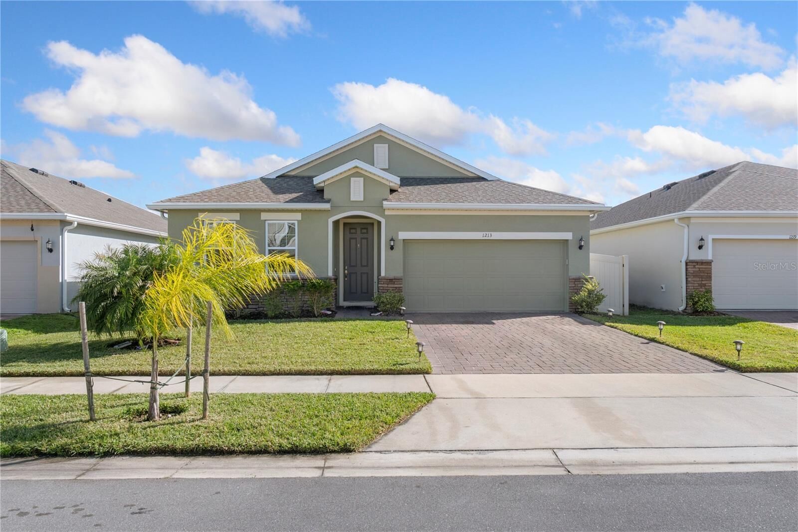 Property Photo:  1213 Crane Talon Way  FL 32771 