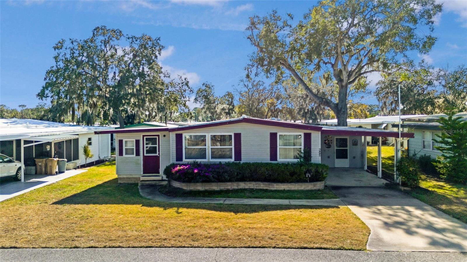 Property Photo:  512 Palo Verde Drive  FL 34748 