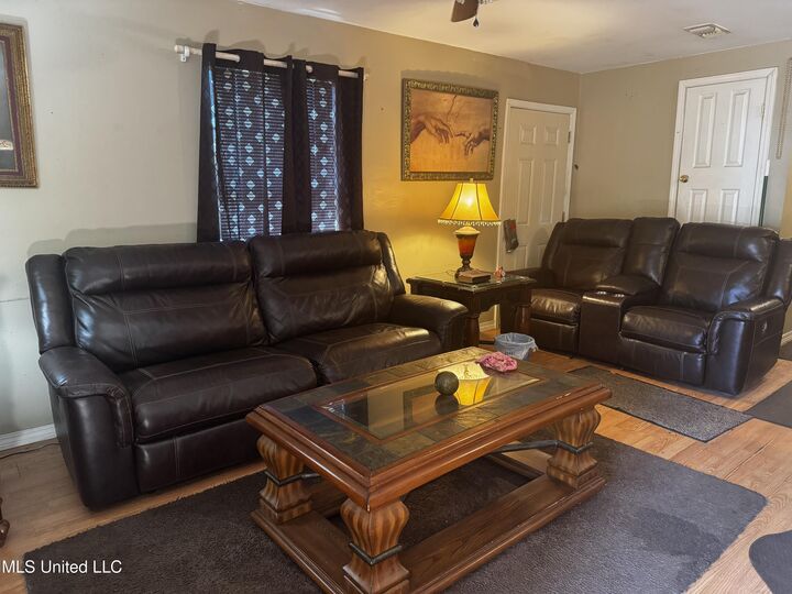 Property Photo:  2111 Jackson Avenue  MS 39567 