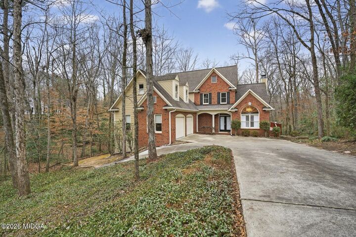 Property Photo:  208 Huntington Court  GA 31210 