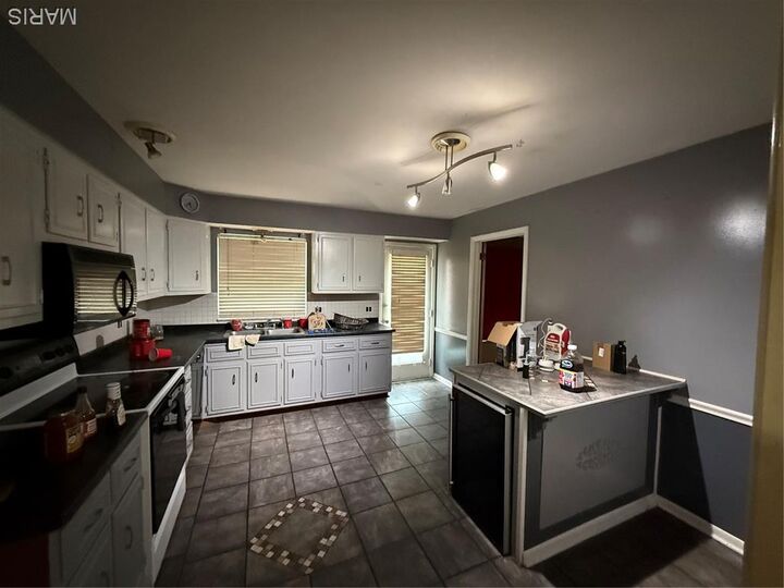 Property Photo:  822 Coach N 6 Court  MO 63137 