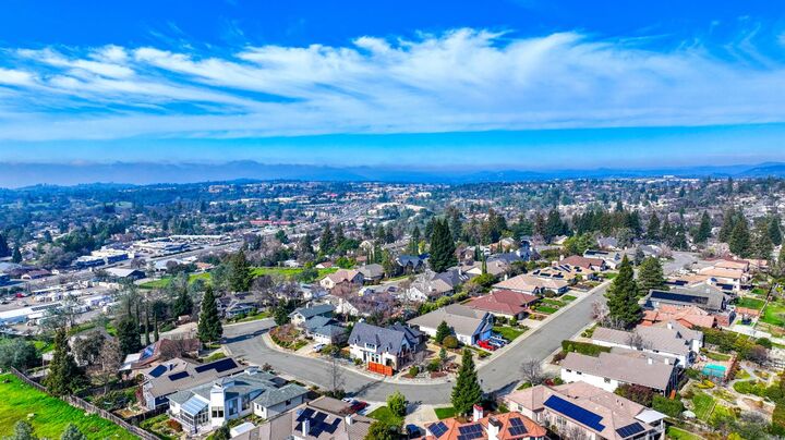 Property Photo: 865 El Oro Drive CA 95603