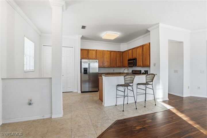 Property Photo:  970 Peggy Circle 604  FL 34113 