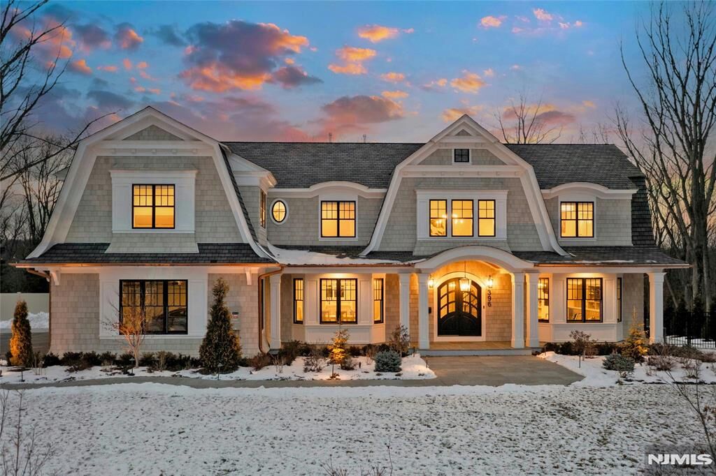 Property Photo:  396 Knollwood Road  NJ 07450 