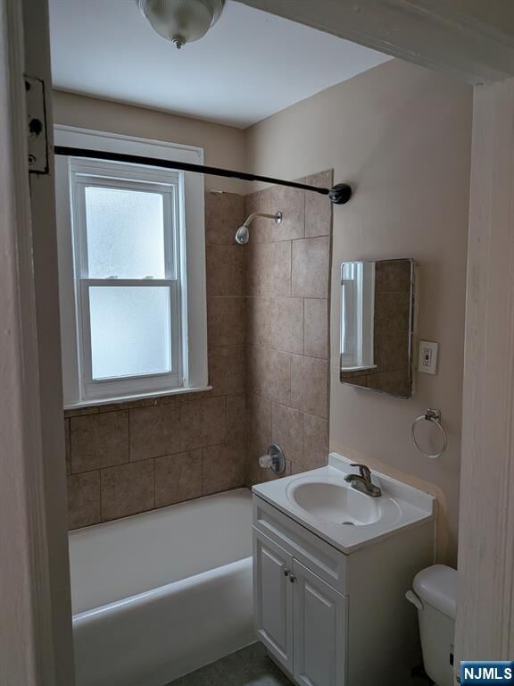 Property Photo:  32 Underwood Street 32  NJ 07106 