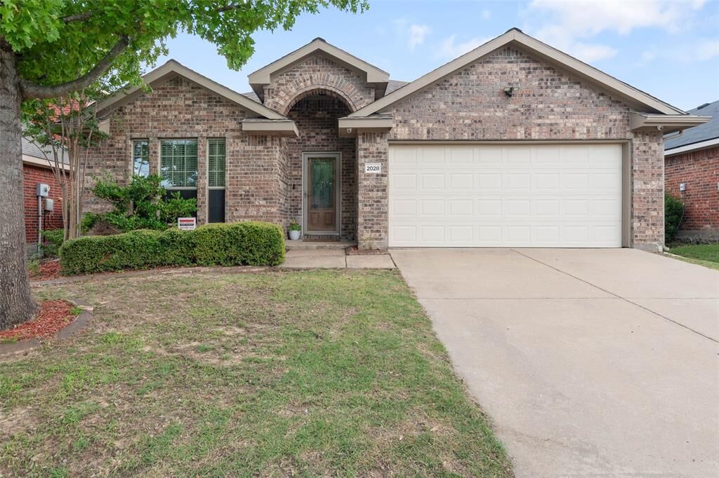 Property Photo: 2028 Lake Trail Drive TX 75126
