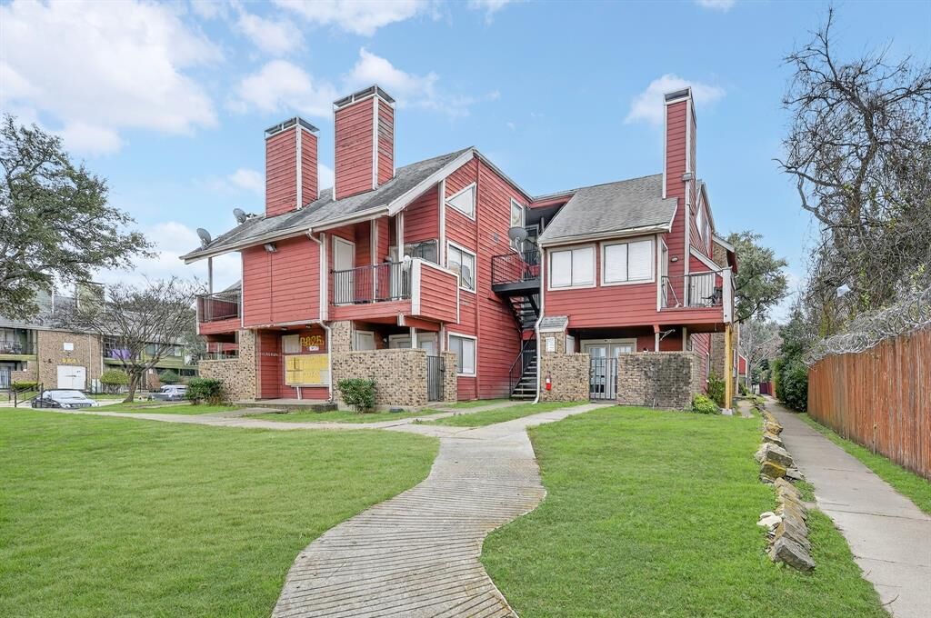 Property Photo:  9825 Walnut Street 306  TX 75243 