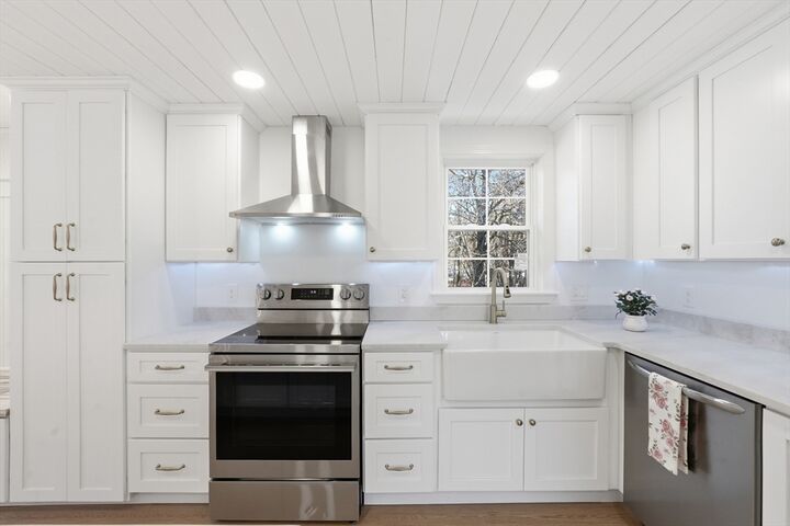 Property Photo:  14 Bartlett St  MA 01540 