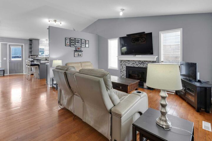 Property Photo:  230 Aspen Creek Crescent  AB T1P 1X8 