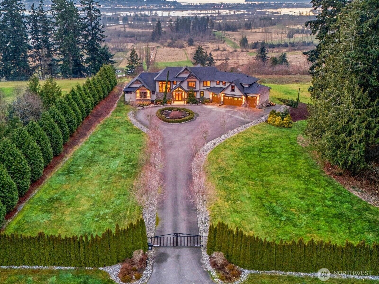 Property Photo:  2230  75th Avenue NE  WA 98258 