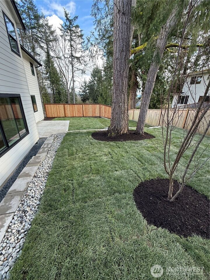 Property Photo:  13779 NE  101st Street  WA 98033 
