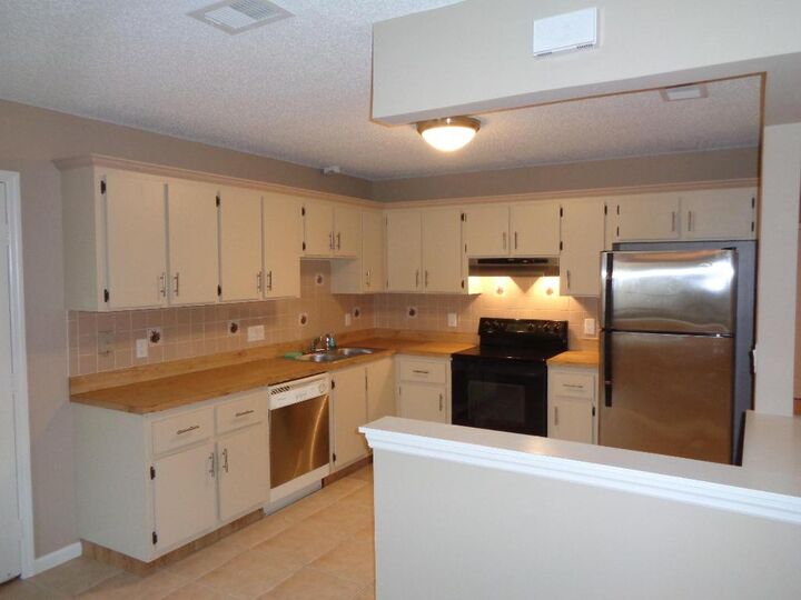 Property Photo:  712 NW Avens Street  FL 34983 