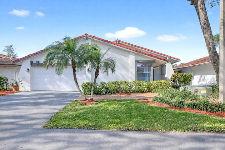 Property Photo:  661 Hollows Circle  FL 33442 
