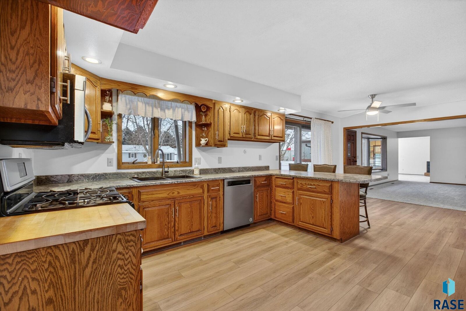 Property Photo:  5405 N Indiana Ave  SD 57104 