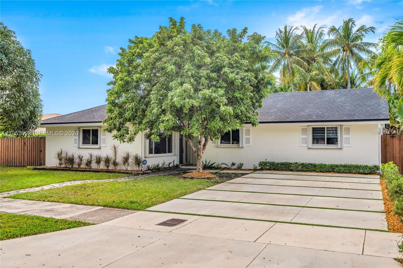 Property Photo:  15930 SW 90th Ave  FL 33157 