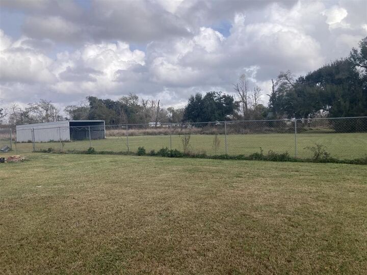 Property Photo:  652 Brady Street 498  LA 70663 