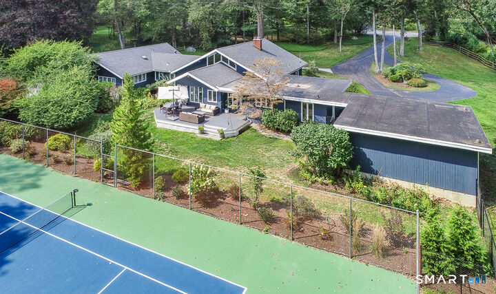 Property Photo: 5 Mohawk Lane CT 06525