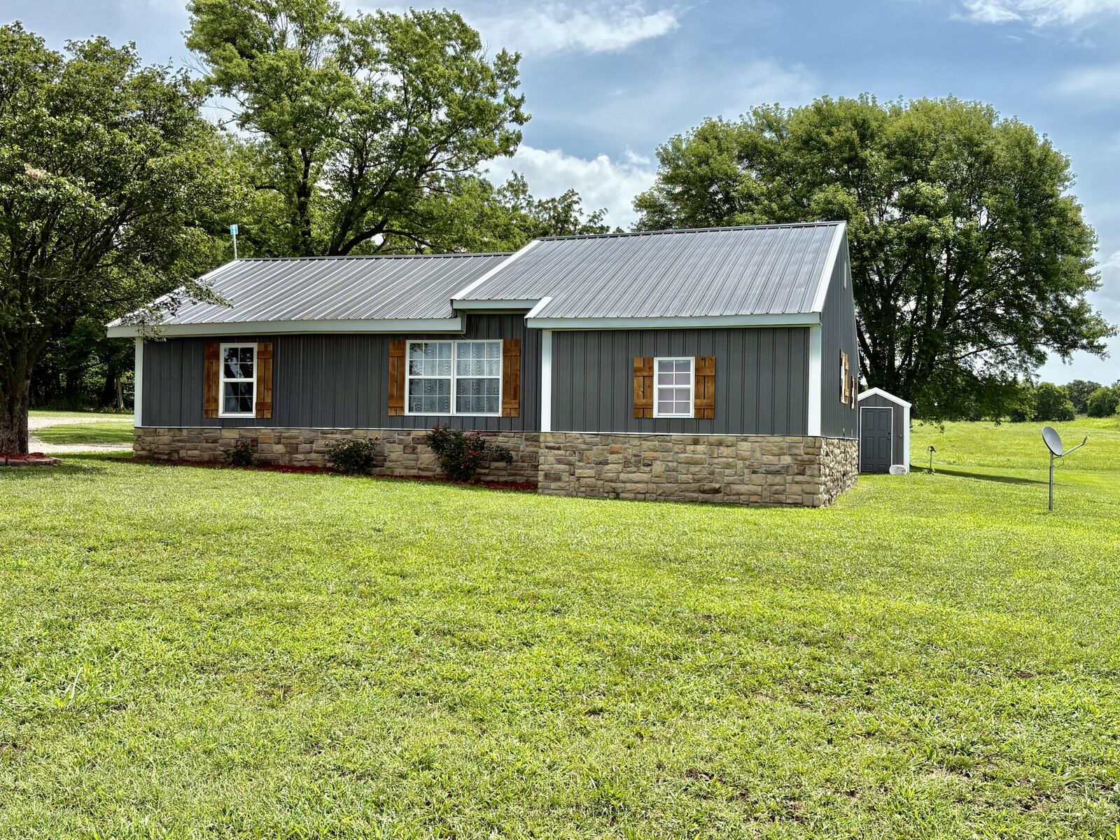 Property Photo:  9588 County Road 10  MO 64862 