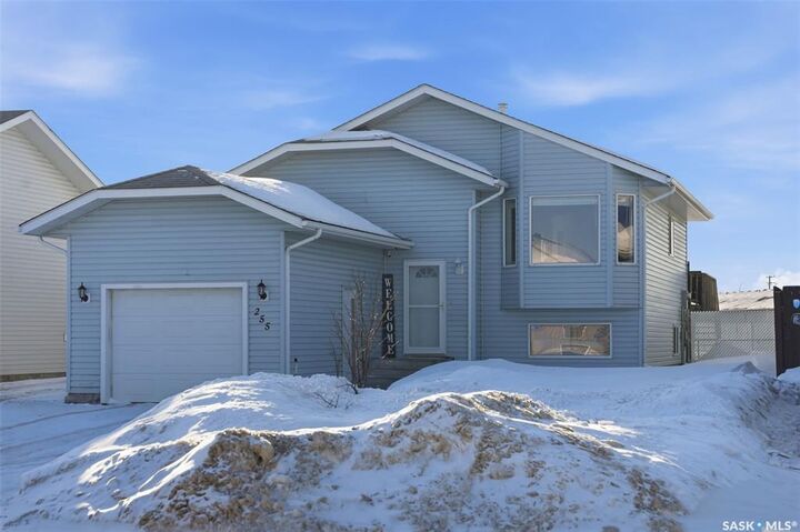 Photo de la propriété:  255 Southwood Drive  SK S6V 8E7 