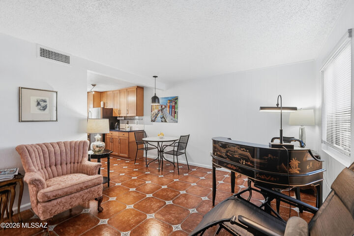 Property Photo:  248 S Paseo Lobo Unit D  AZ 85614 