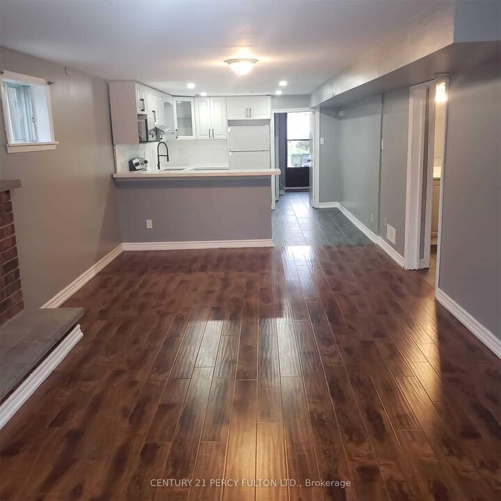 Photo de la propriété:  81 Millhouse Crescent Lower  ON M1B 2E4 